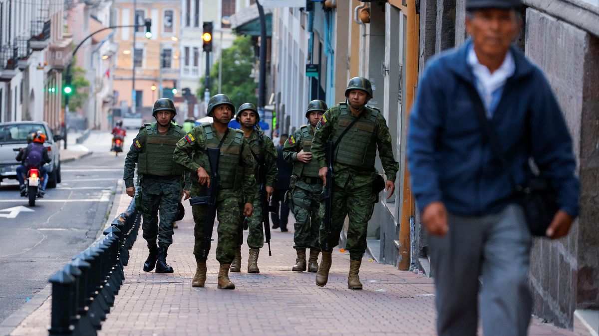 Opusťte Ekvádor, případně nevycházejte na ulici, vyzvalo ministerstvo Čechy